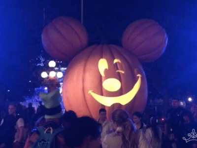 Halloween Features and Decor