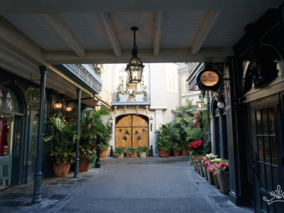 Lands in Pictures: New Orleans Square